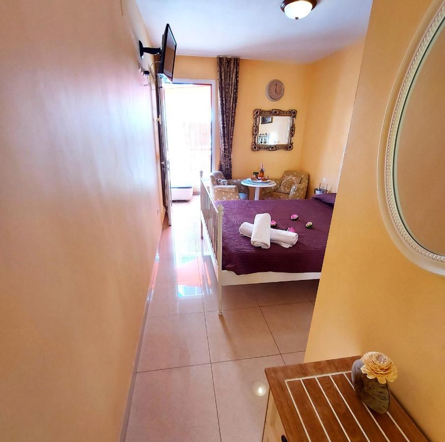 Small Apartment, Adeje House Wifi Free Casa vacanze Costa Adeje (Tenerife)